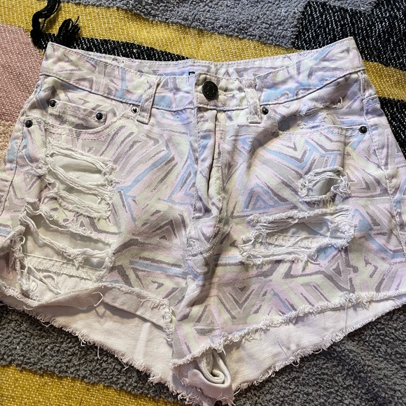 BDG Urban Outfitters Blue Purple Dree Patterned High Rise Cheeky Shorts Size 28 - Picture 4 of 9